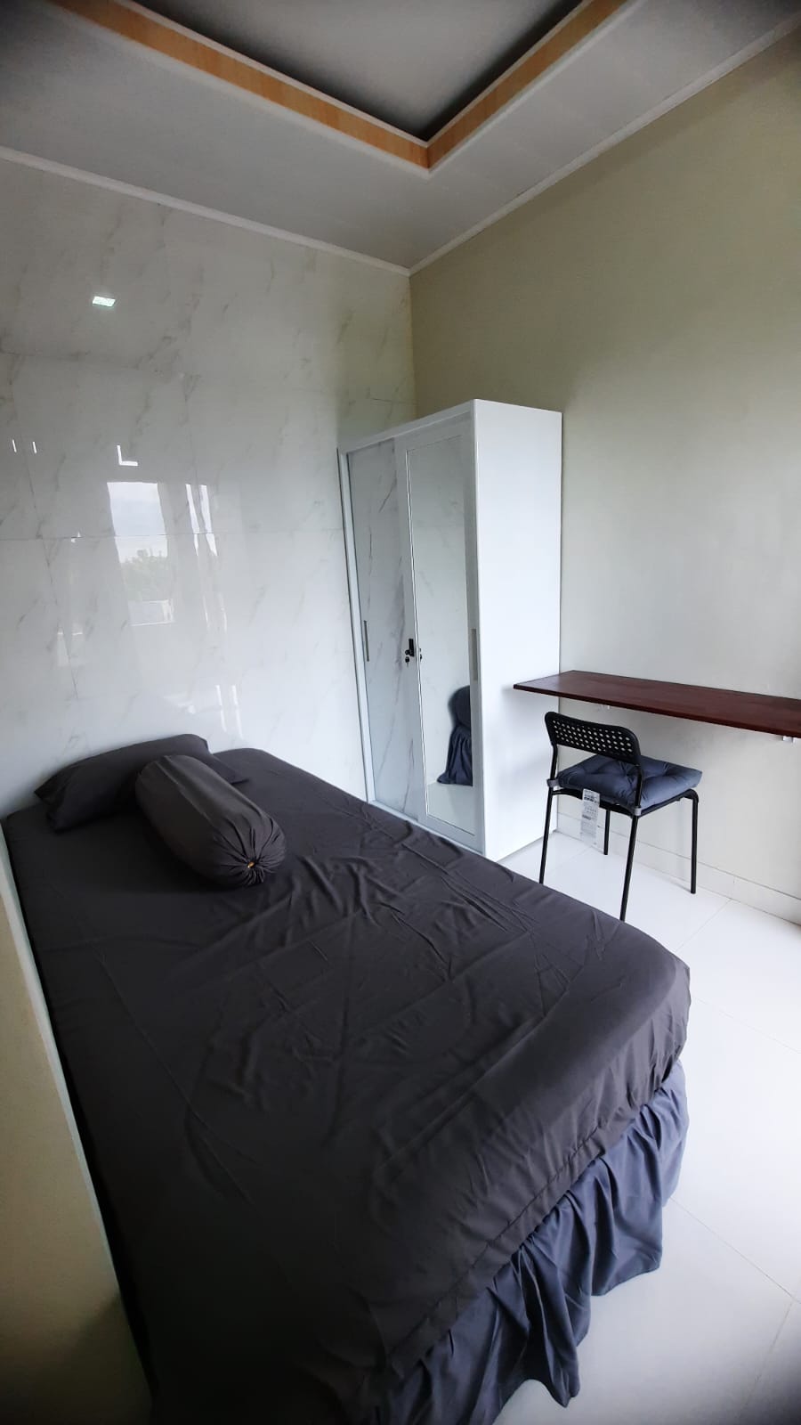 Interior Kamar Single Bed